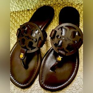 Tory Burch Miller signature sandals slides flip flops NEW!!! Never worn
